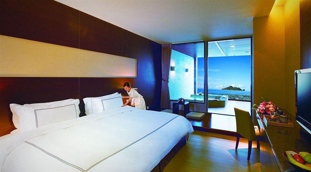 Evergreen Resort Hotel - Jiaosi Jiaoxi Exterior photo A room at the hotel