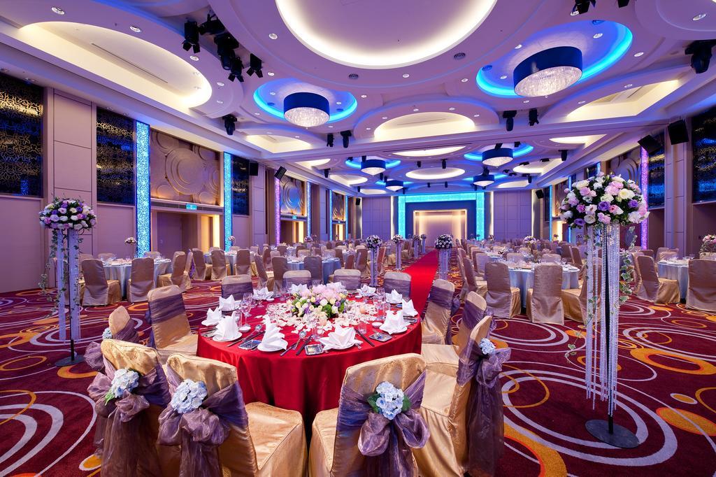 Evergreen Resort Hotel - Jiaosi Jiaoxi Exterior photo A wedding reception at the Grand Ballroom
