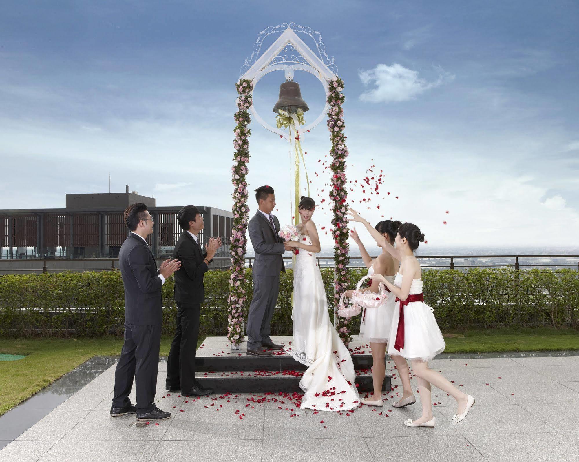 Evergreen Resort Hotel - Jiaosi Jiaoxi Exterior photo Wedding at the Sky Chapel