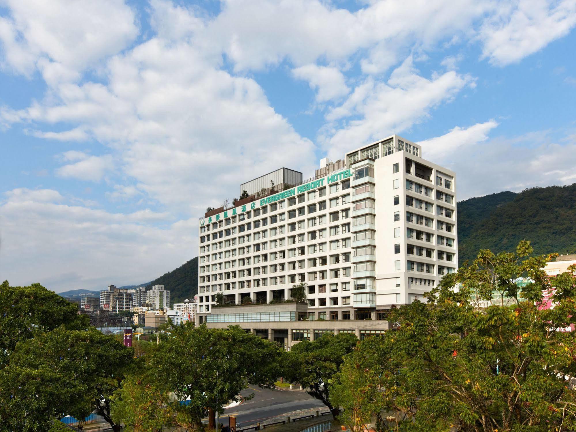Evergreen Resort Hotel - Jiaosi Jiaoxi Exterior photo National Yang-ming University
