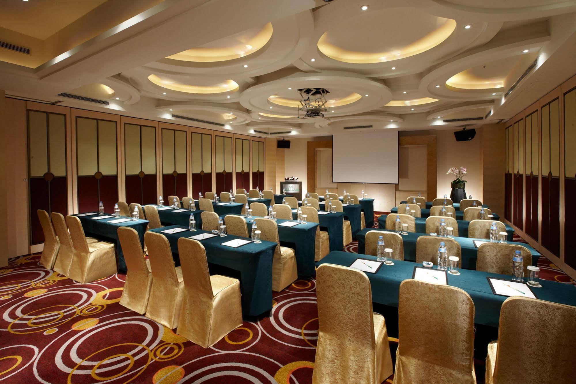 Evergreen Resort Hotel - Jiaosi Jiaoxi Exterior photo A meeting room at a hotel